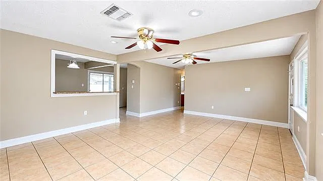 3 bed, 1.5 bath, 1135 sqft, $1,450 — Photo 3