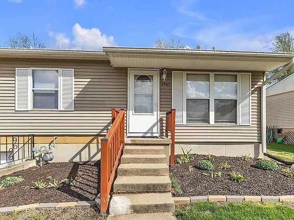 3rd image of 2503 Cypress Ave