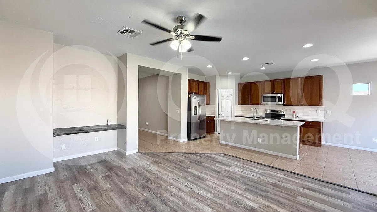 4 bed, 2.0 bath, 1809 sqft, $3,000 — Photo 3
