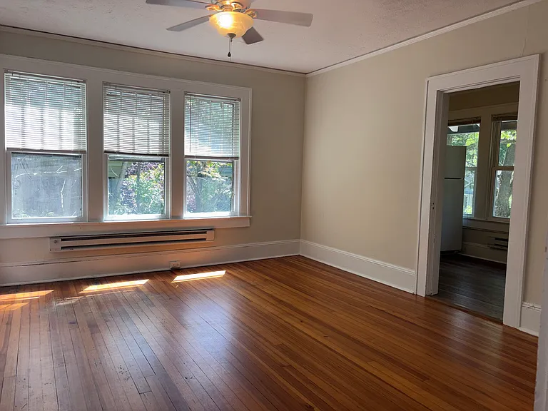 295 E Chestnut St #4 — Photo 9