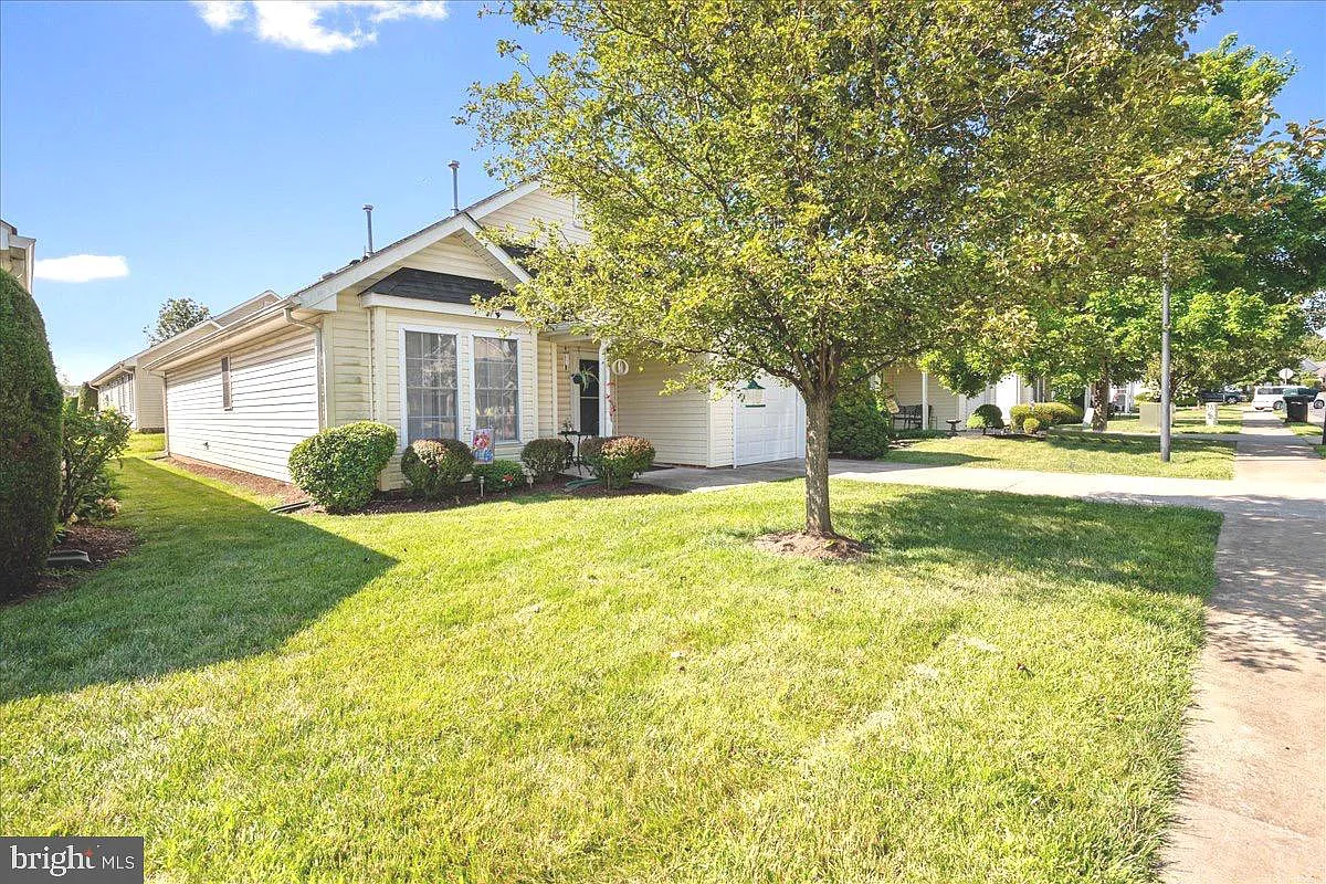 1814 Kershaw Ln photo 1