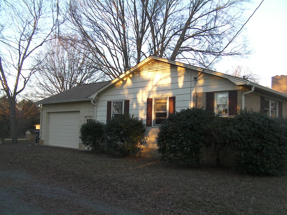 2nd image of 4420 Rogers Rd
