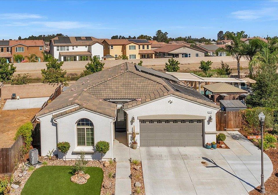 1st image of 1079 Skylar Ln