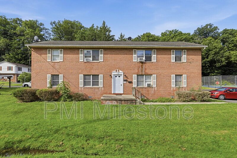 1st image of 131 Biser St #2