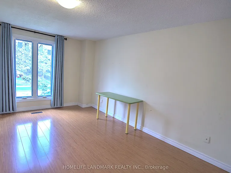 17 Wintermute Blvd — Photo 12