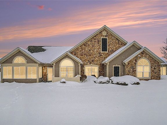 2nd image of 35 Maple Center Rd