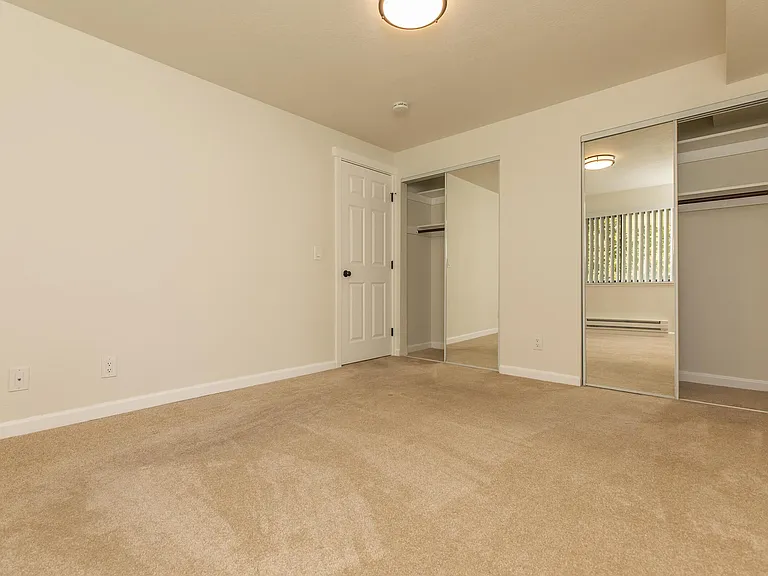 Pinewood Village Apartments — Photo 33