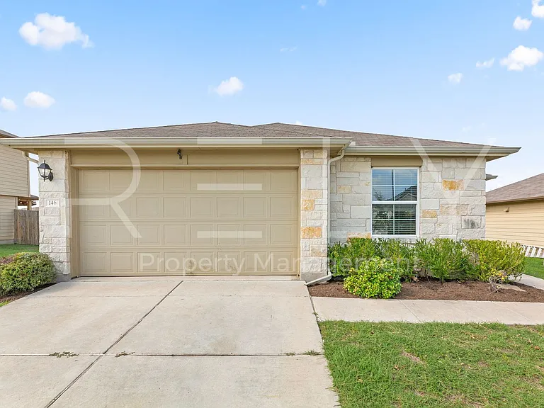 146 Leon River Loop — Photo 1