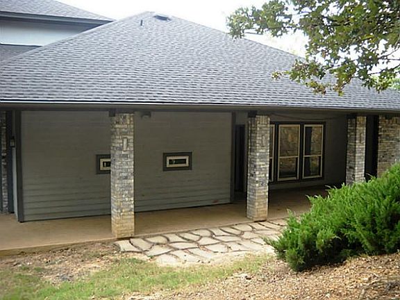 4th image of 2850 Lakeside Dr