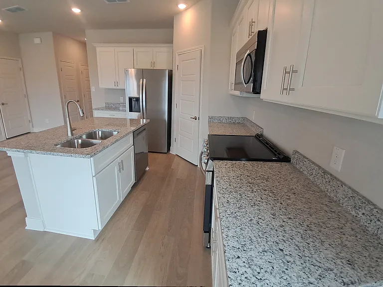 7134 Magnolia Crk #201 — Photo 1