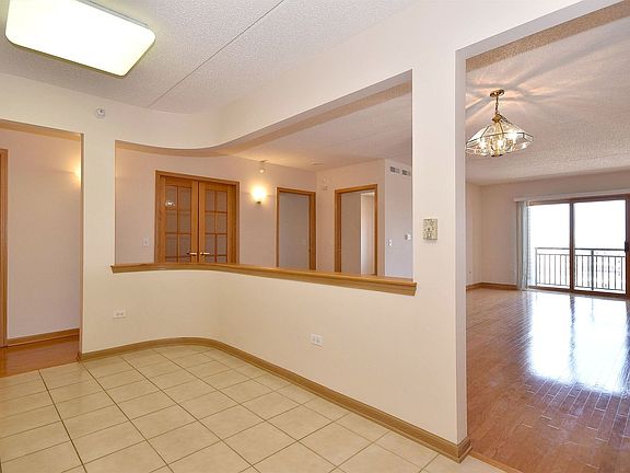 4th image of 750 Pearson St APT 805