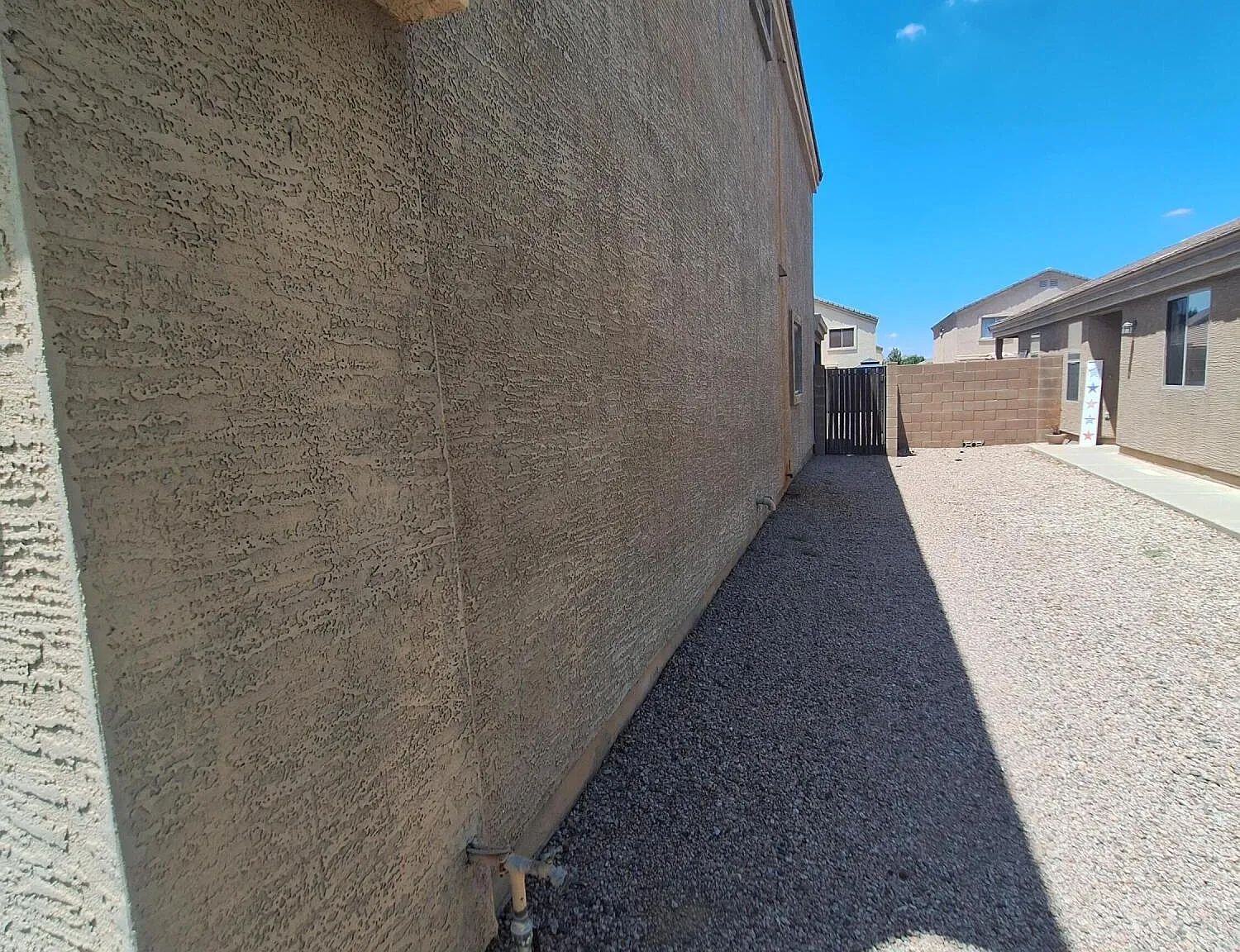 4 bed, 2.0 bath, 2222 sqft, $1,950 — Photo 4