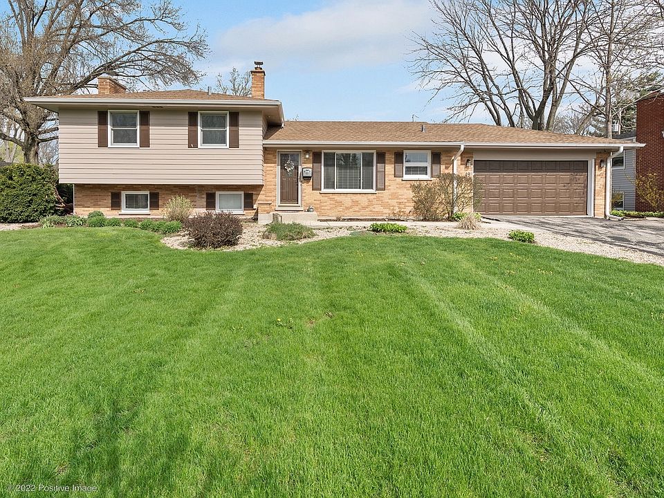 1st image of 49 Robin Hill Dr