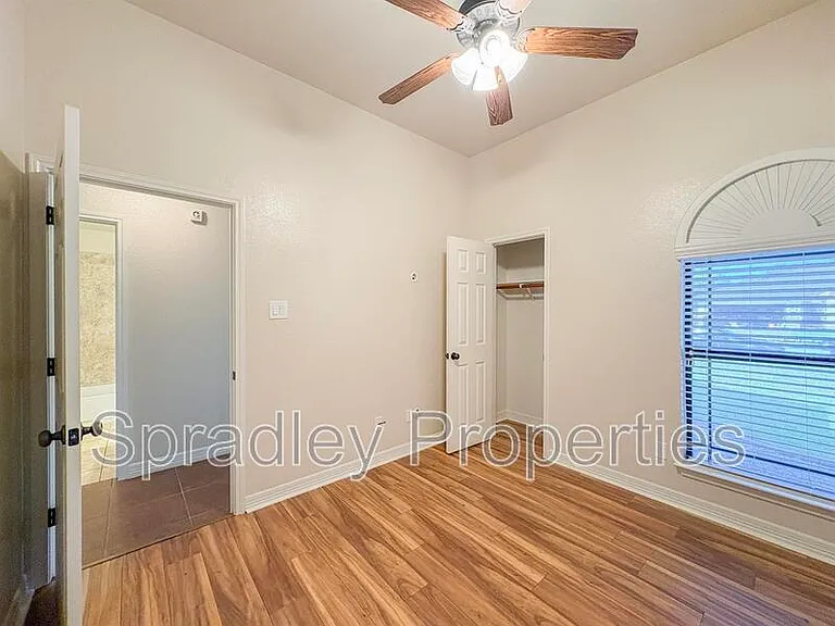 4905 Citrine Dr — Photo 10