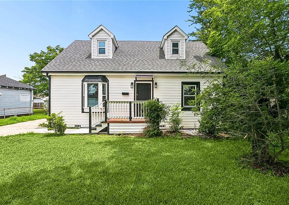 1st image of 1045 Avenue B