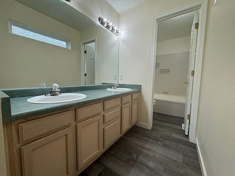 6955 Bonnie Brae Ln — Photo 15