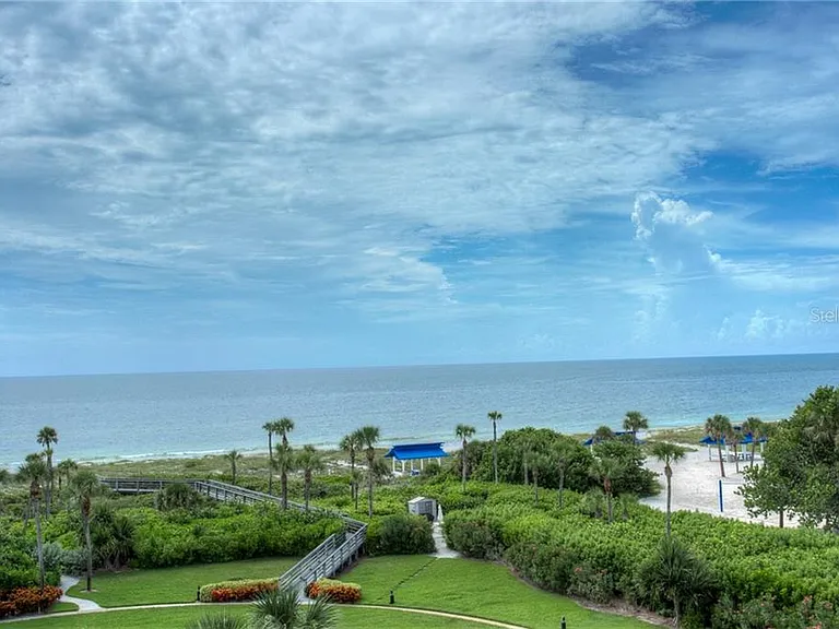 2109 Gulf Of Mexico Dr #1402 — Photo 4