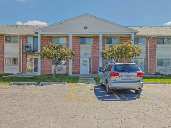 673 E Fullerton Ave #105, Glendale Heights, IL 60139