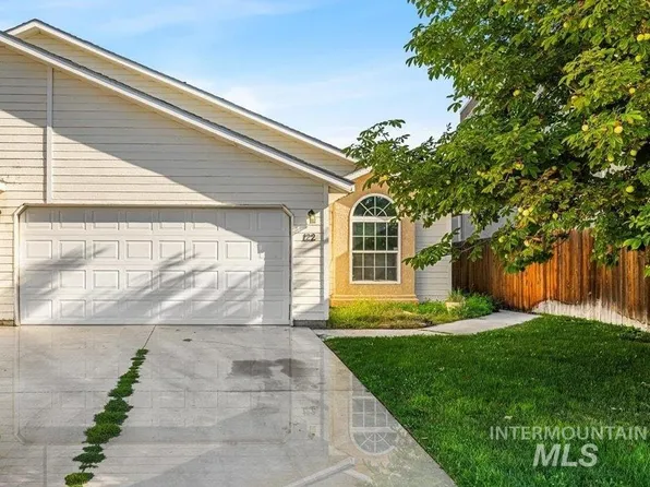 122 S Valley Dr, Nampa, ID 83686