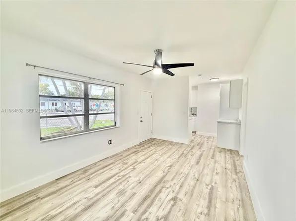 1942 NE 172nd St #1942, Miami, FL 33162
