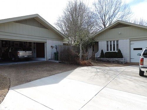 5th image of 3619 Crestwyn Dr