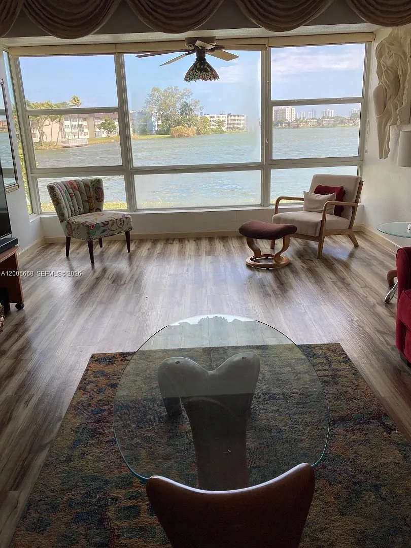 Seventh Horizons Condo — Photo 4