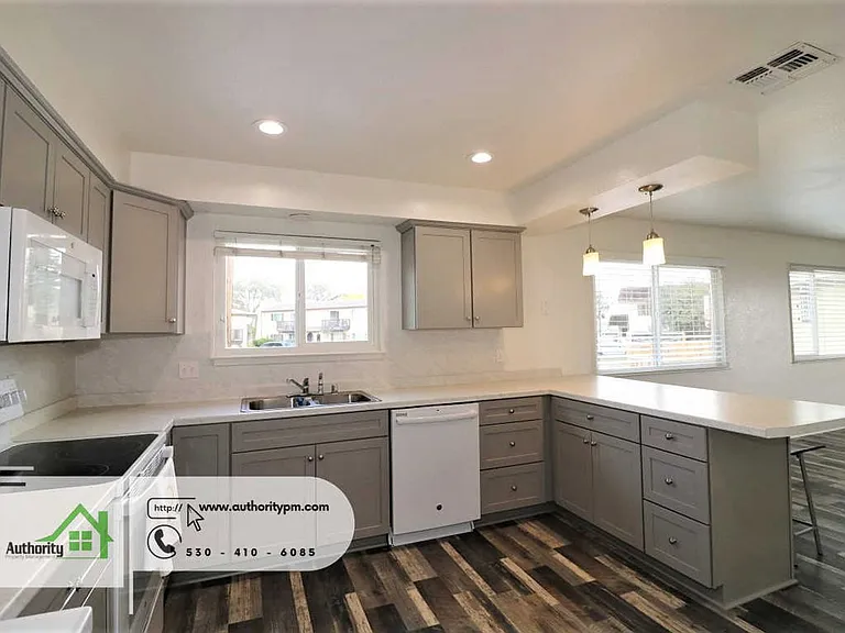4445 Dogwood Ln #A — Photo 7