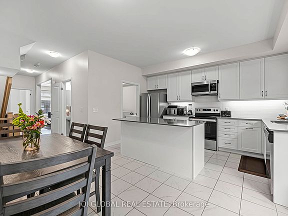 5th image of 585 Colborne St #1303