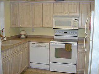 5th image of 1222 Gordon Dr APT 17