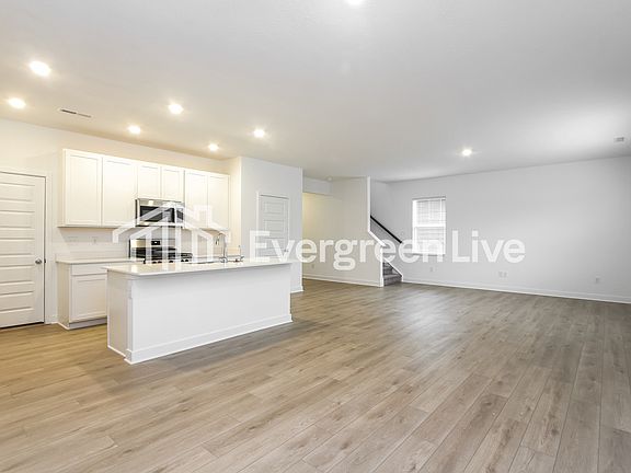 4th image of 842 Penrose Pl