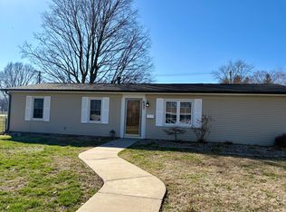 627 Poplar Pl, Arcola, IL 61910