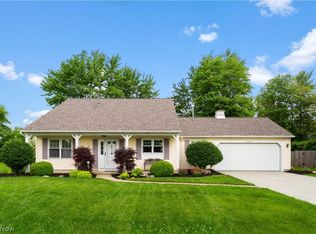 32076 Creekside Dr, Avon Lake, OH 44012