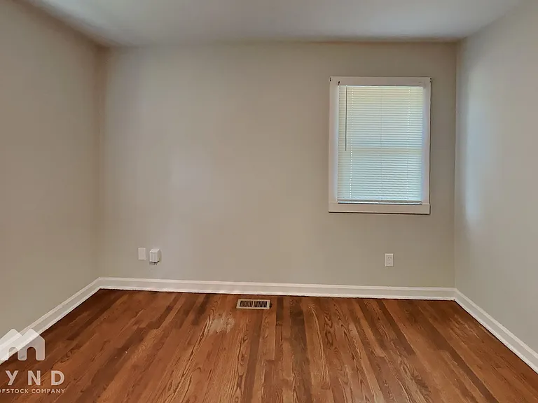 6143 Castle Ct — Photo 13