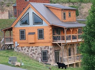 942 Street Of Dreams Dr, Gatlinburg, TN 37738