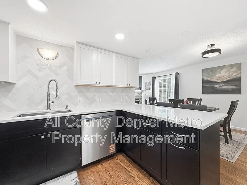 2 bed, 1.5 bath, 1061 sqft, $2,495 — Photo 4
