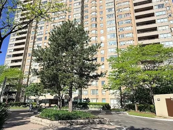30 Malta Ave #308, Brampton, ON L6Y 4S5