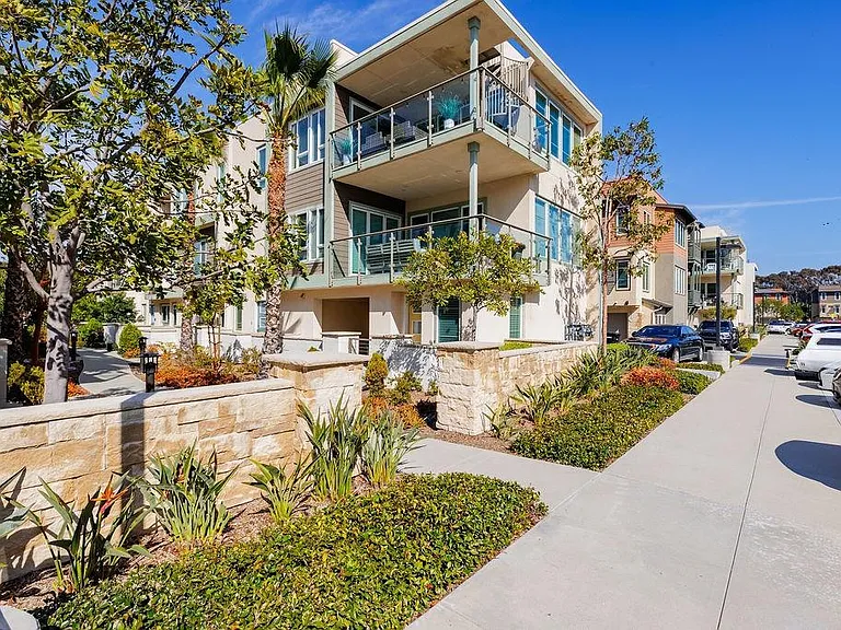 538 Doheny Way — Photo 34