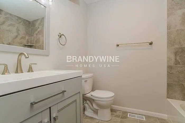 905 NE 108th Ter — Photo 15