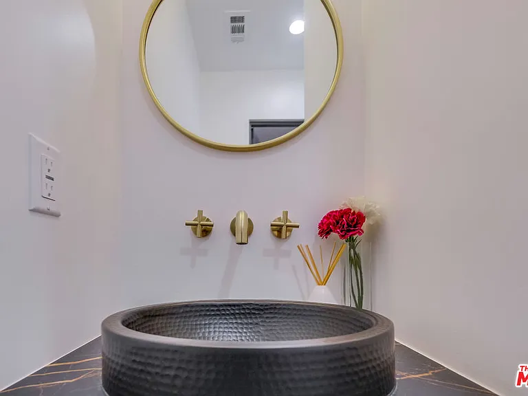 5715 Corteen Pl — Photo 13