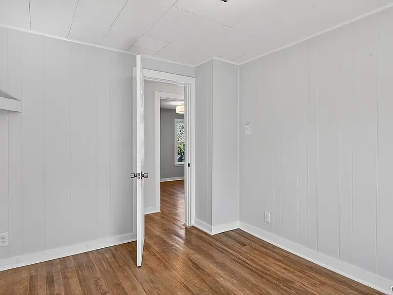 423 Wendell Ter — Photo 35