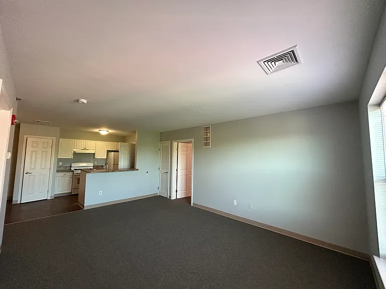 40 Ferry St — Photo 13