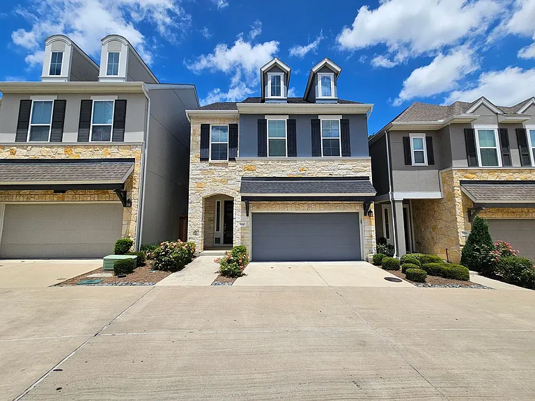 8045 Emerald Rock Dr — Photo 1