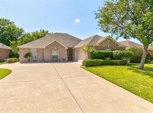 1735 Ridgemar Dr, Grand Prairie, TX 75051