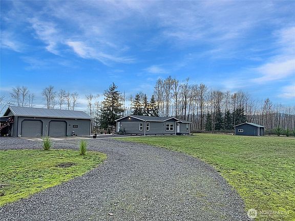 3rd image of 223 Horseshoe Bend Estates