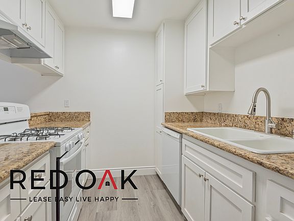 3rd image of 1214 W Gardena Blvd #2