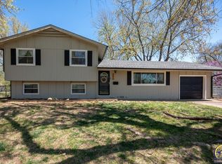 3512 SW 30th Ter, Topeka, KS 66614