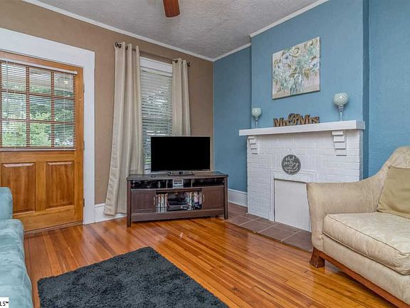 5th image of 221 Brockman Ave