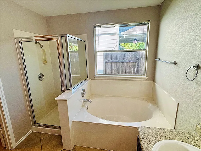 7424 Cayenne Ln — Photo 10