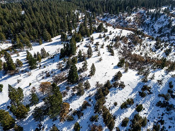 4th image of 9840 Mount Ashland Ski Rd