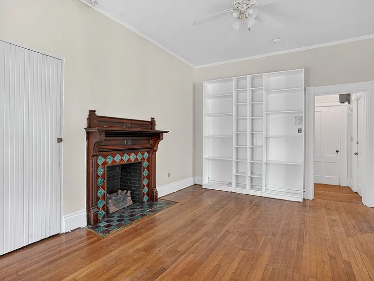 393 Pleasant St #1E — Photo 5